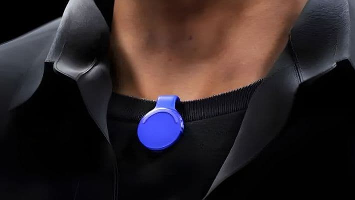 Limitless Unveils AI Wearable: Seamlessly Records Every Meeting and Conversation!